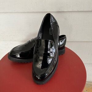 Jones New York Patent Loafer sz 10 black